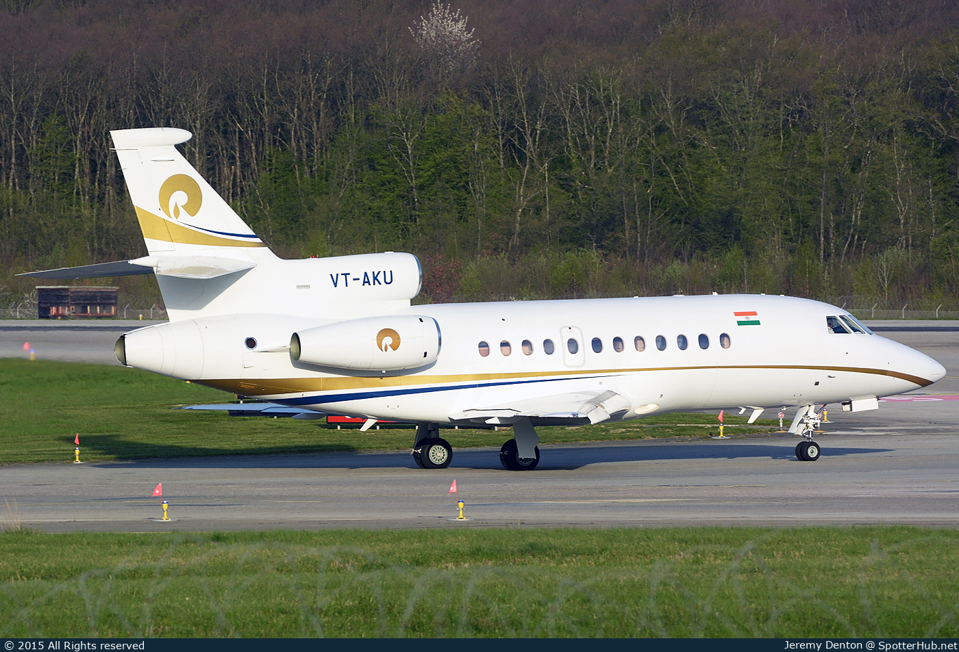 Photo of VT-AKU - Dassault Falcon 900EX operated by Reliance Industries