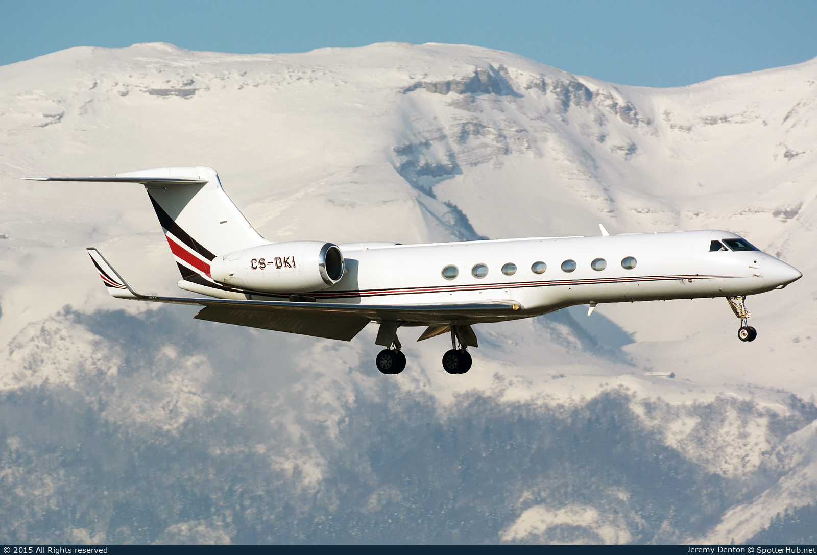 Photo of CS-DKI - Gulfstream GV-SP (G550) operated by NetJets Europe