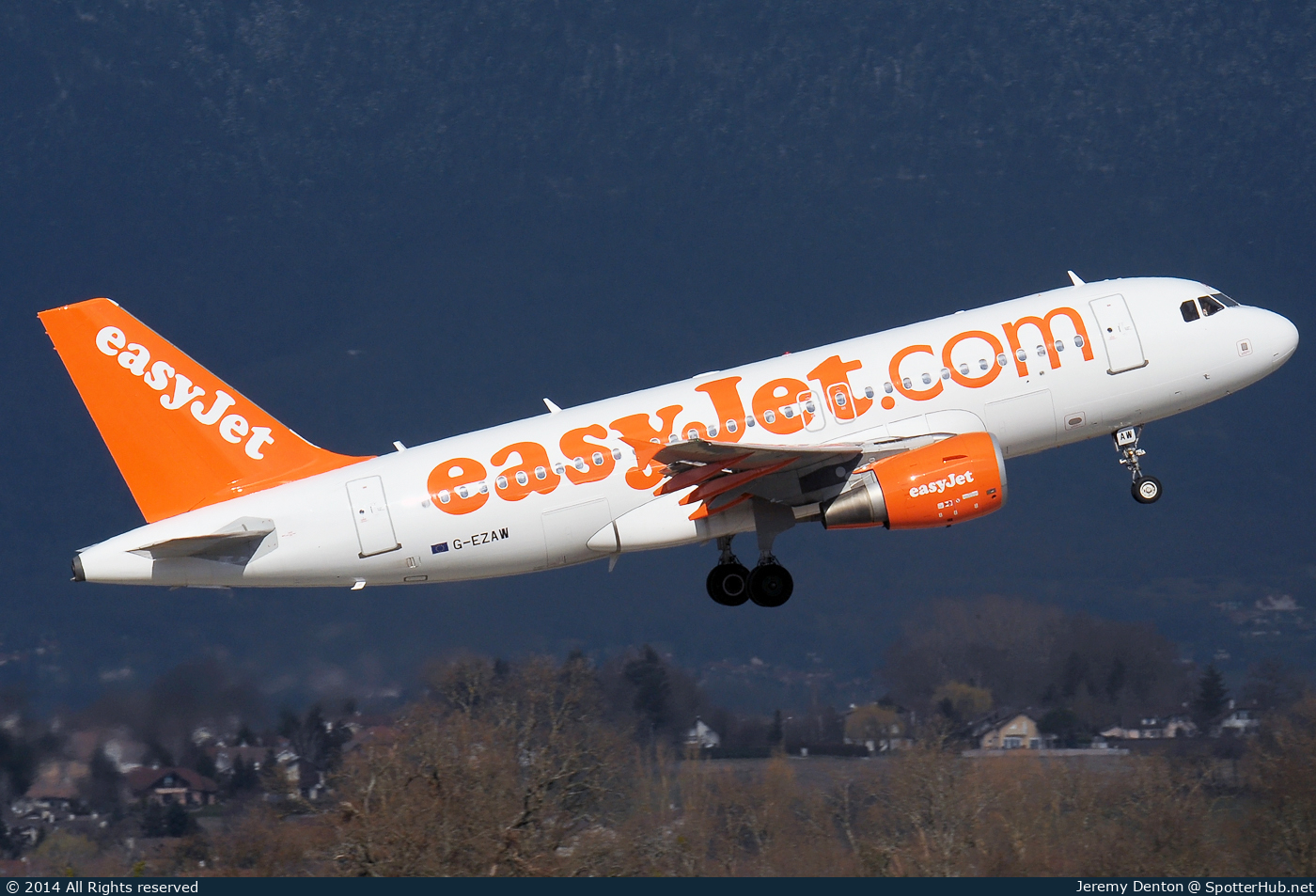 Photo of G-EZAW - Airbus A319-111 operated by easyJet
