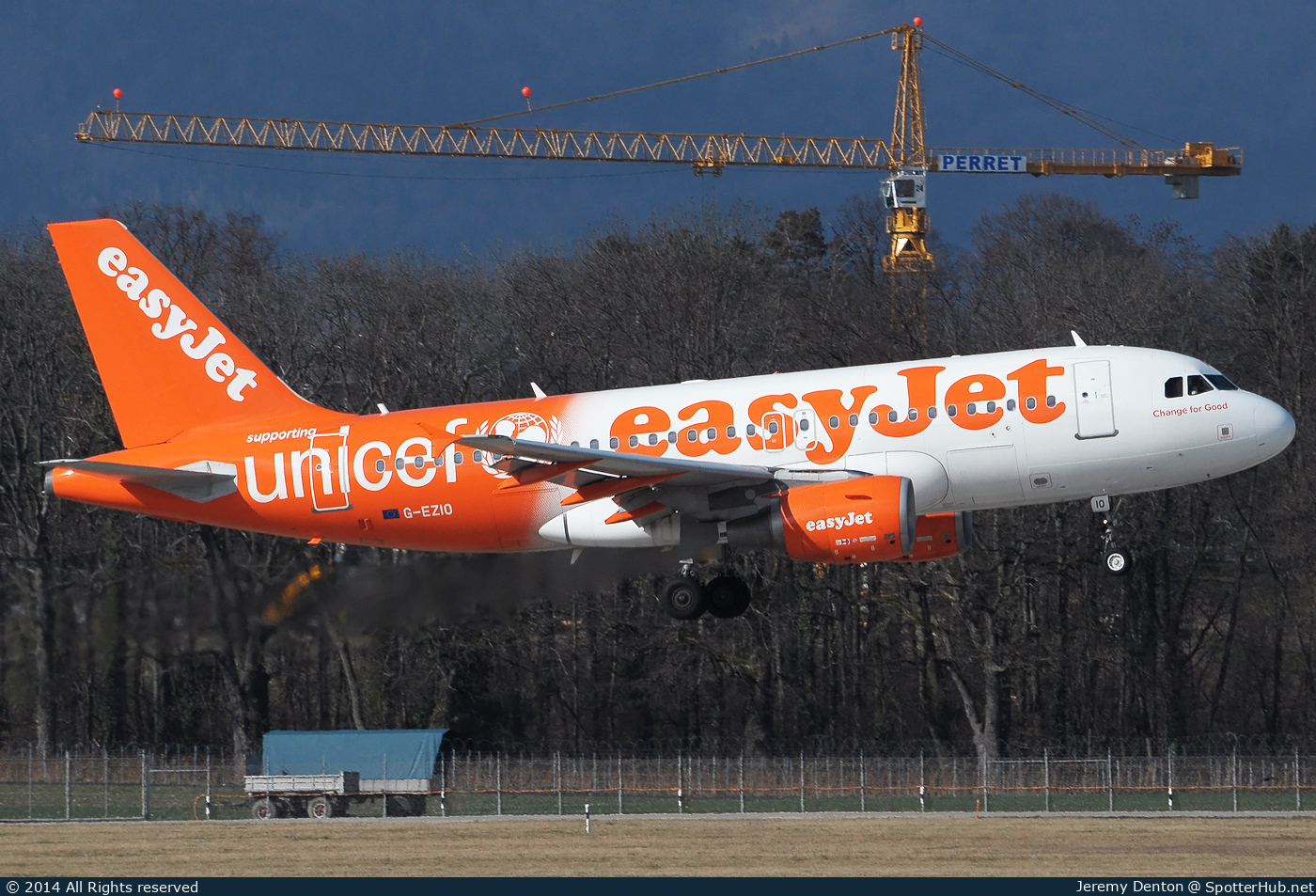 Photo of G-EZIO - Airbus A319-111 operated by easyJet