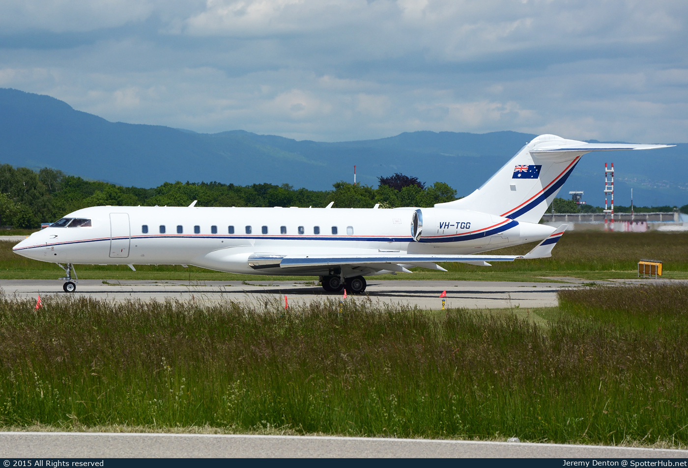 Photo of VH-TGG - Bombardier Global Express XRS operated by Private