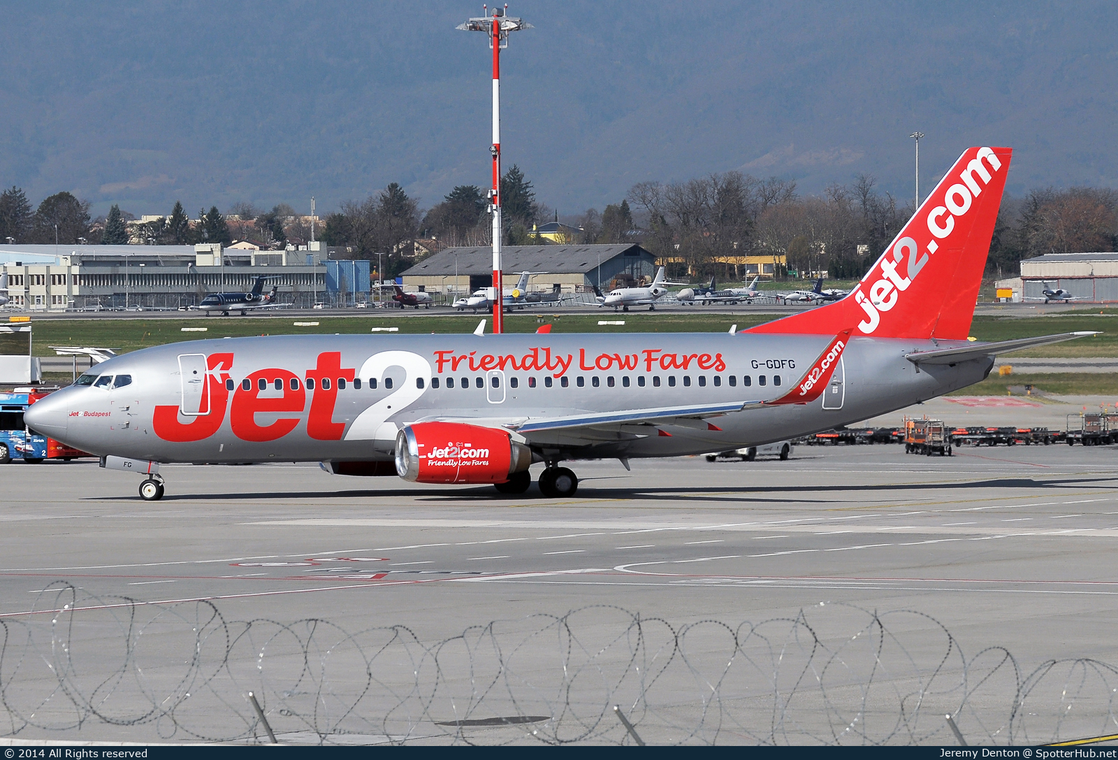 Photo of G-GDFG - Boeing 737-36Q operated by Jet2