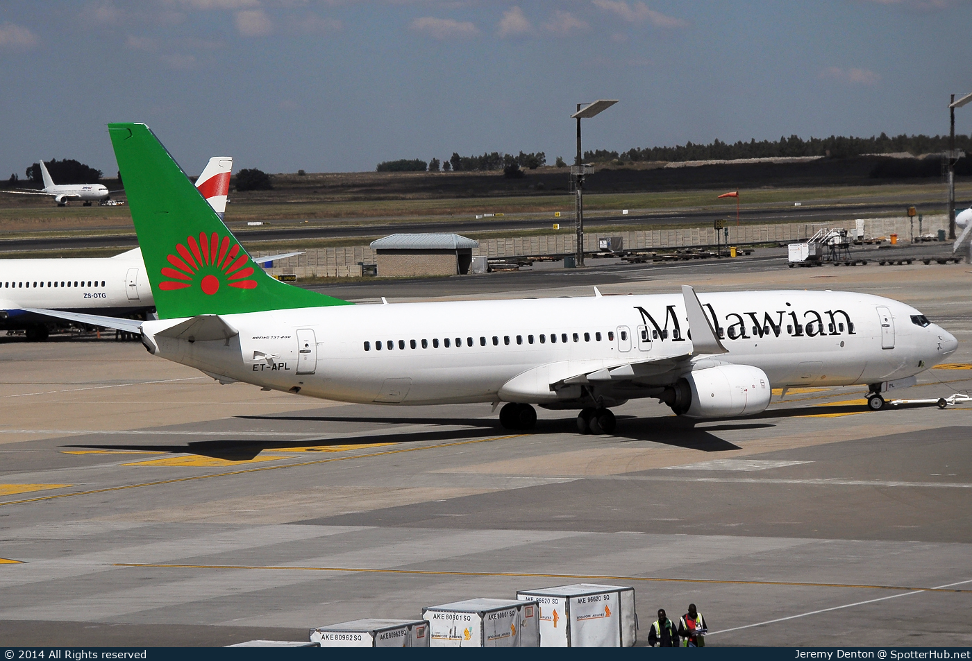 Photo of ET-APL - Boeing 737-860 operated by Malawian Airlines (opb Ethiopian Airlines)