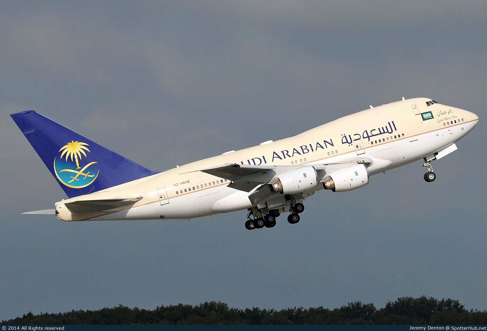 Photo of HZ-HM1B - Boeing 747SP-68 operated by Saudi Royal Flight
