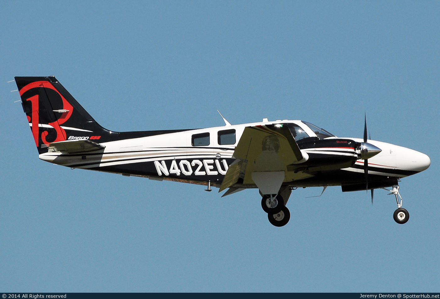 Photo of N402EU - Beechcraft G58 Baron operated by Beechcraft Corp.