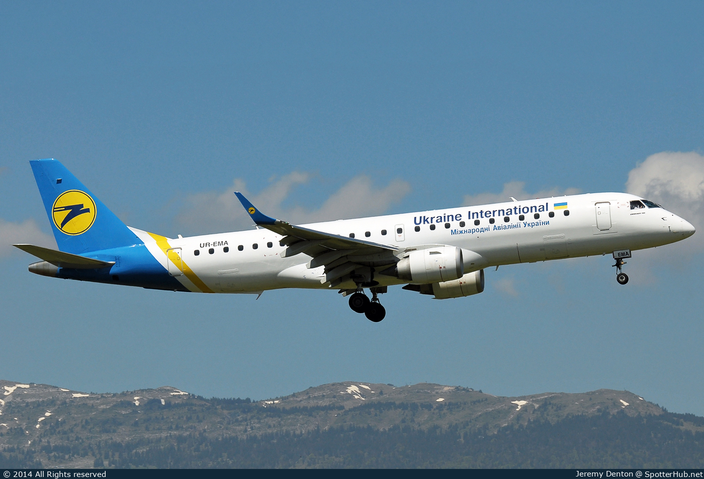 Photo of UR-EMA - Embraer ERJ-190STD operated by Ukraine International Airlines