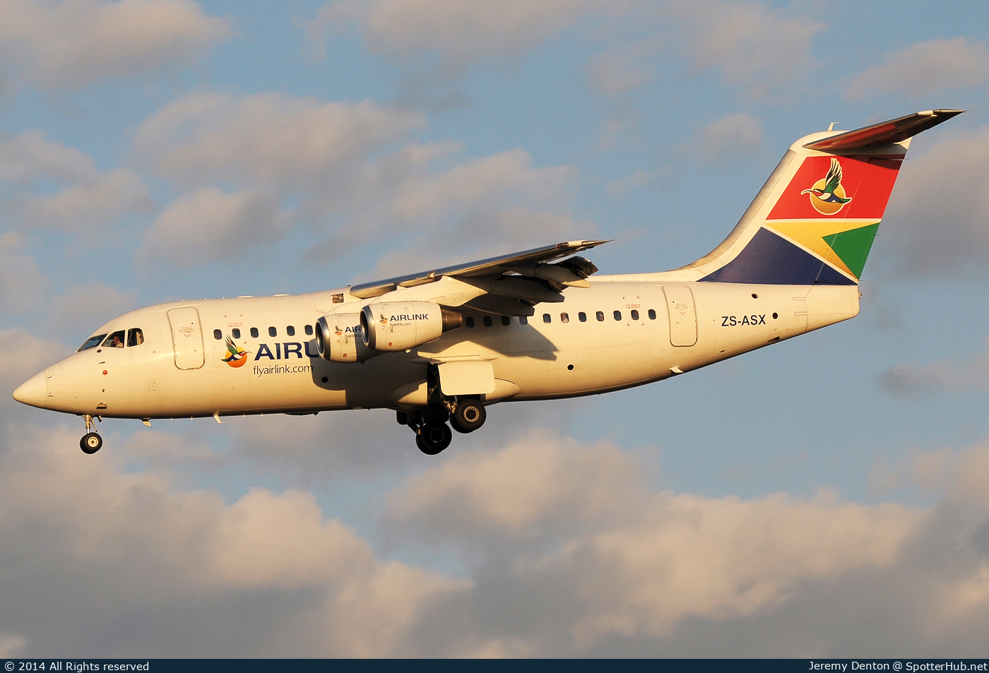 Photo of ZS-ASX - British Aerospace Avro RJ85 operated by Airlink Pty