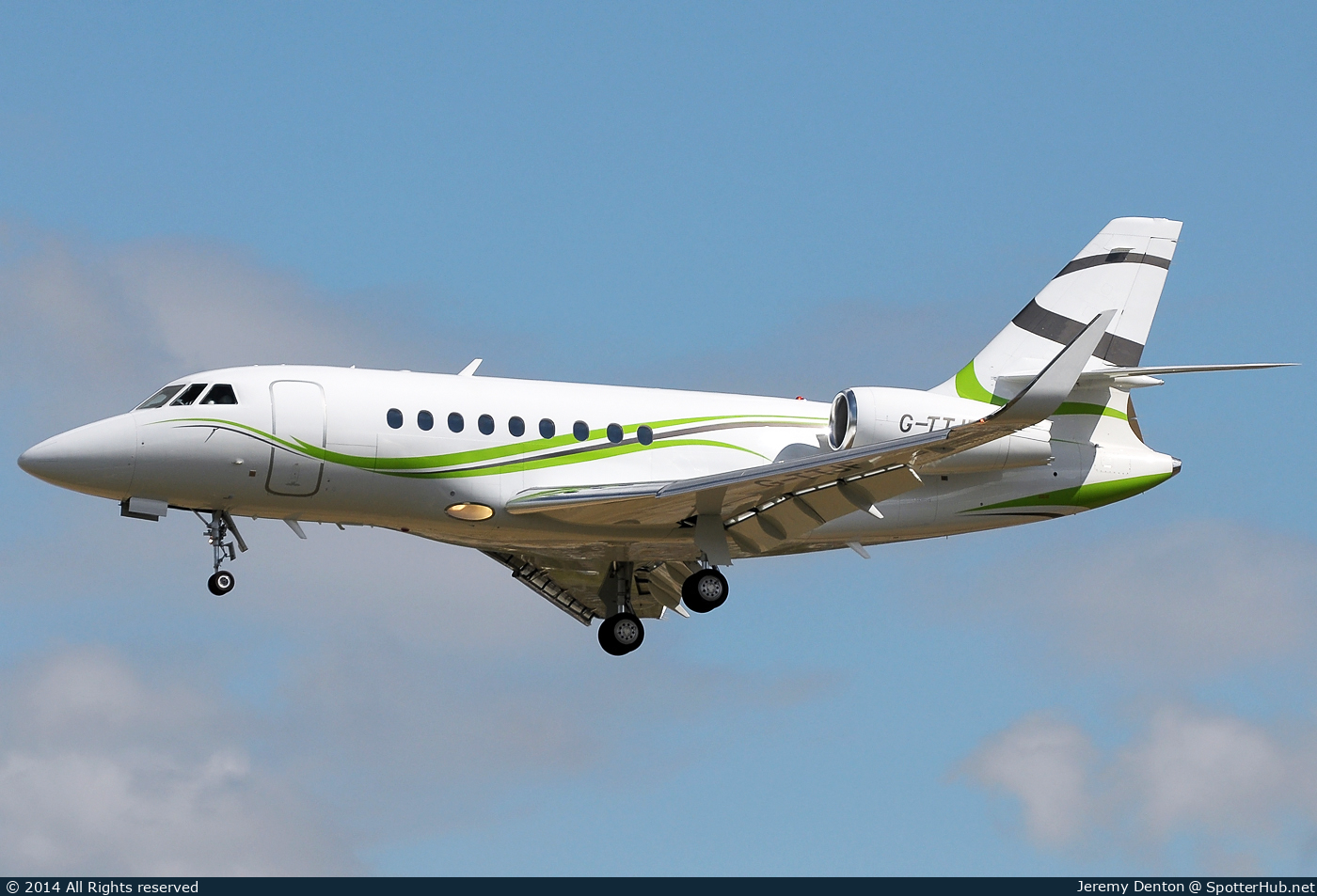Photo of G-TTJF - Dassault Falcon 2000S operated by TAG Aviation UK