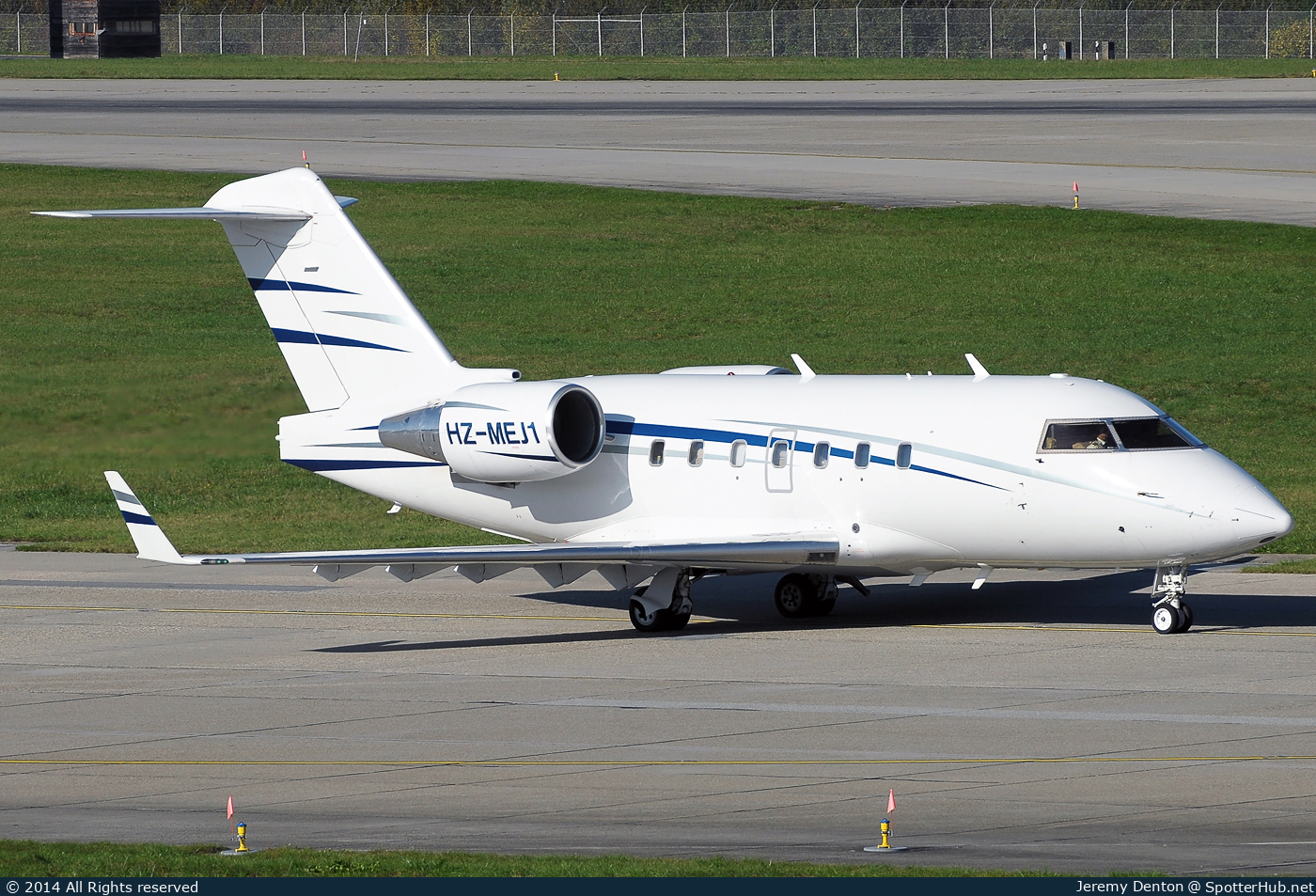 Photo of HZ-MEJ1 - Bombardier Challenger 604 operated by Mid East Jet