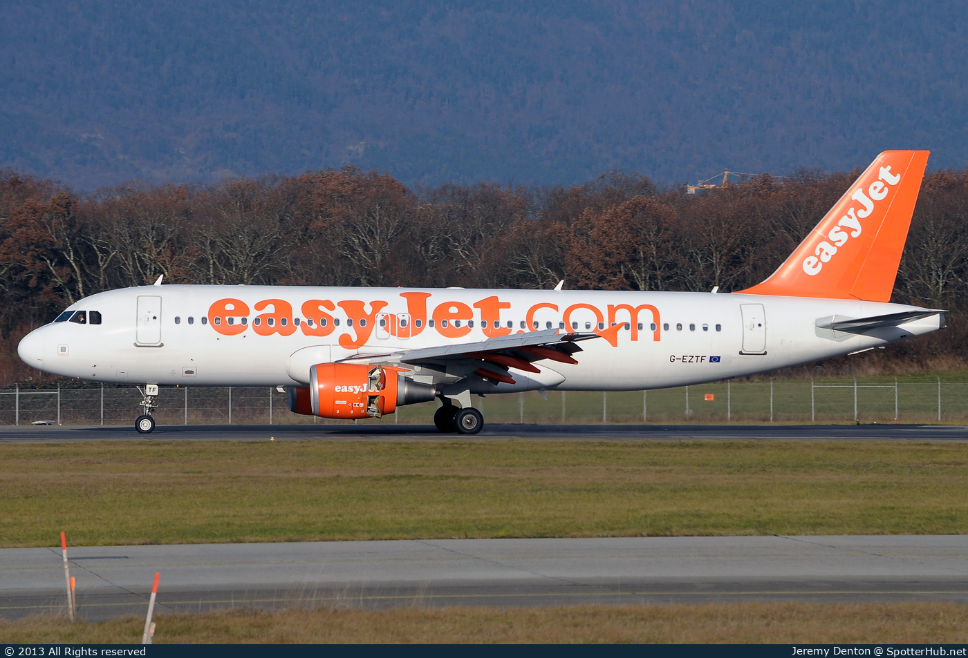 Photo of G-EZTF - Airbus A320-214 operated by easyJet