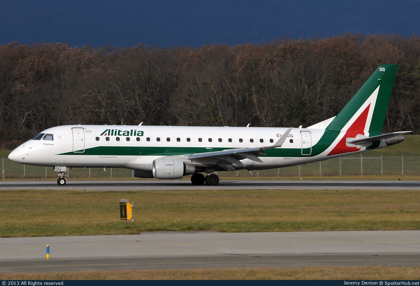 Photo of EI-RDG - Embraer ERJ-175STD operated by Alitalia CityLiner