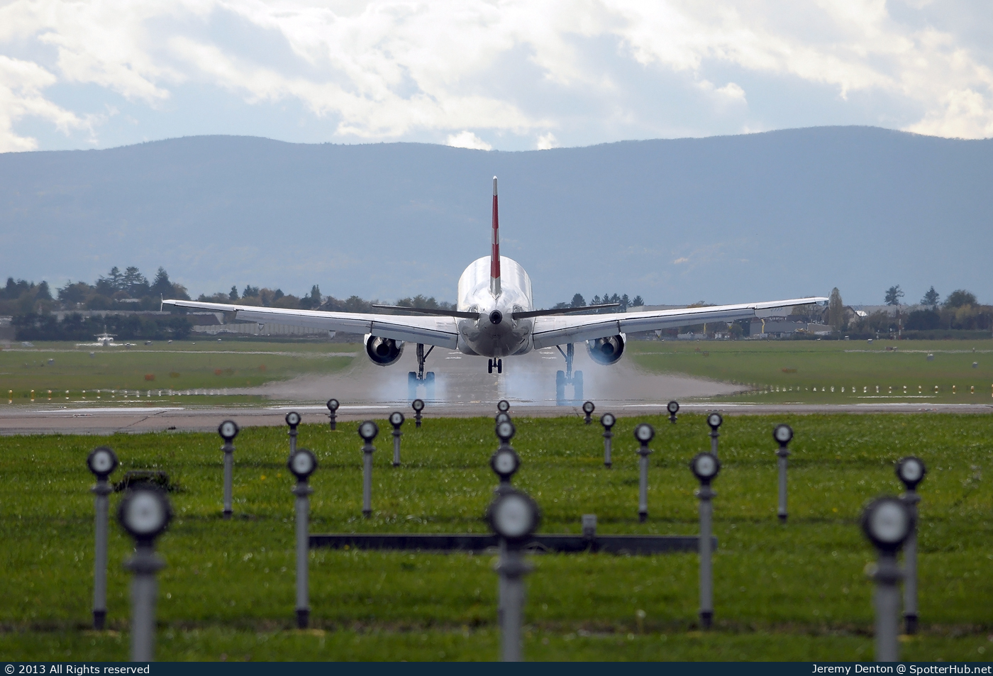 Photo of HB-IPT - Airbus A319-112 operated by Swiss International Air Lines