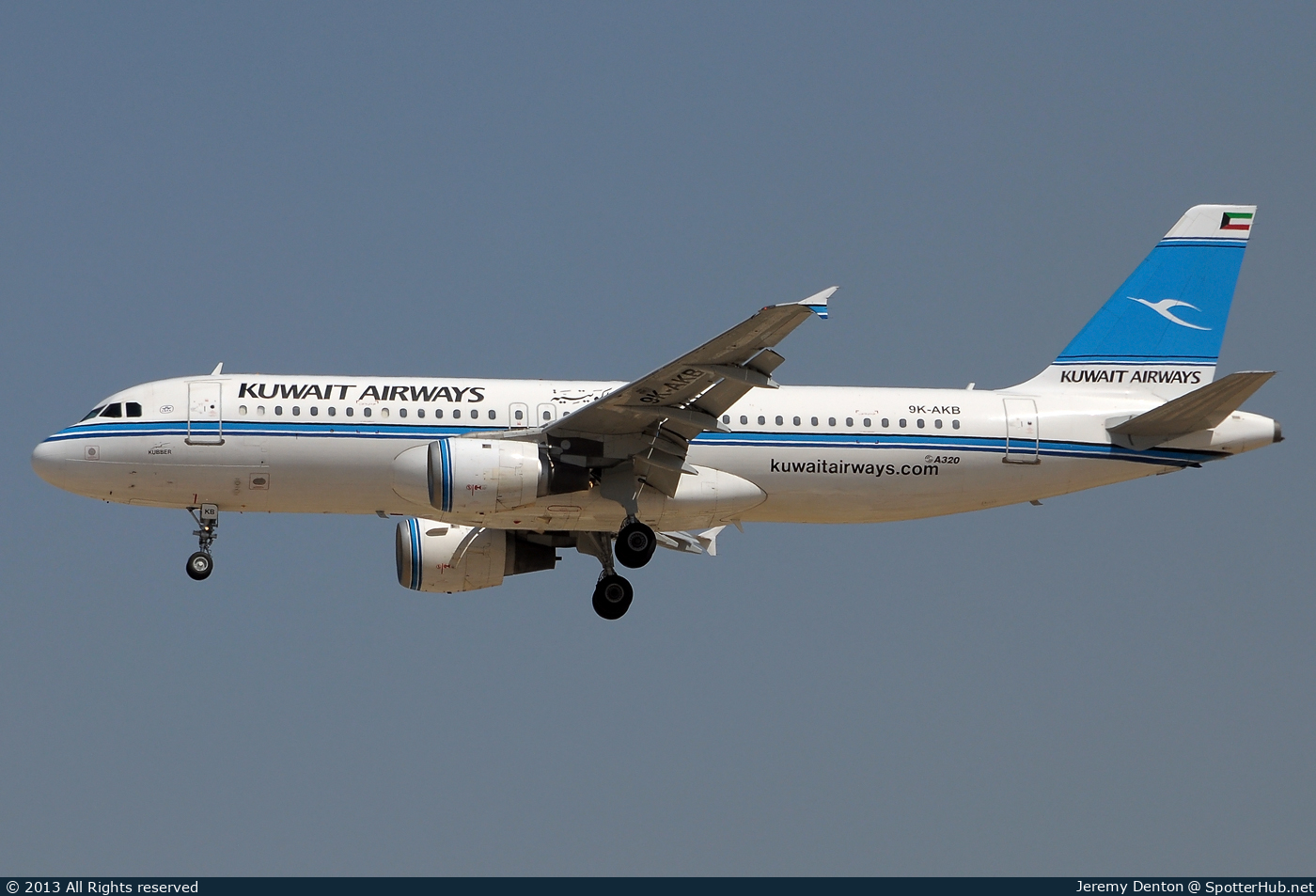 Photo of 9K-AKB - Airbus A320-212 operated by Kuwait Airways
