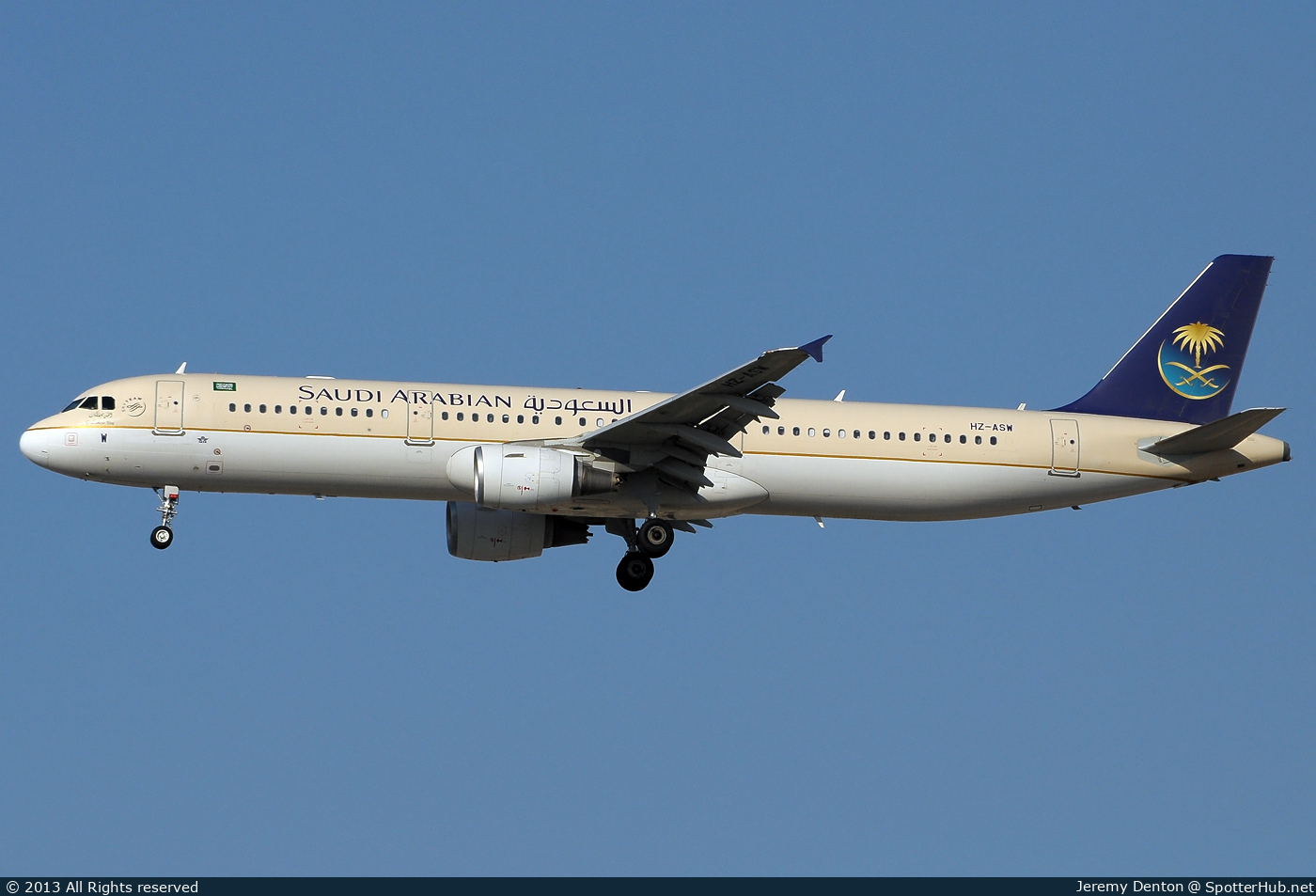 Photo of HZ-ASW - Airbus A321-211 operated by Saudi Arabian Airlines