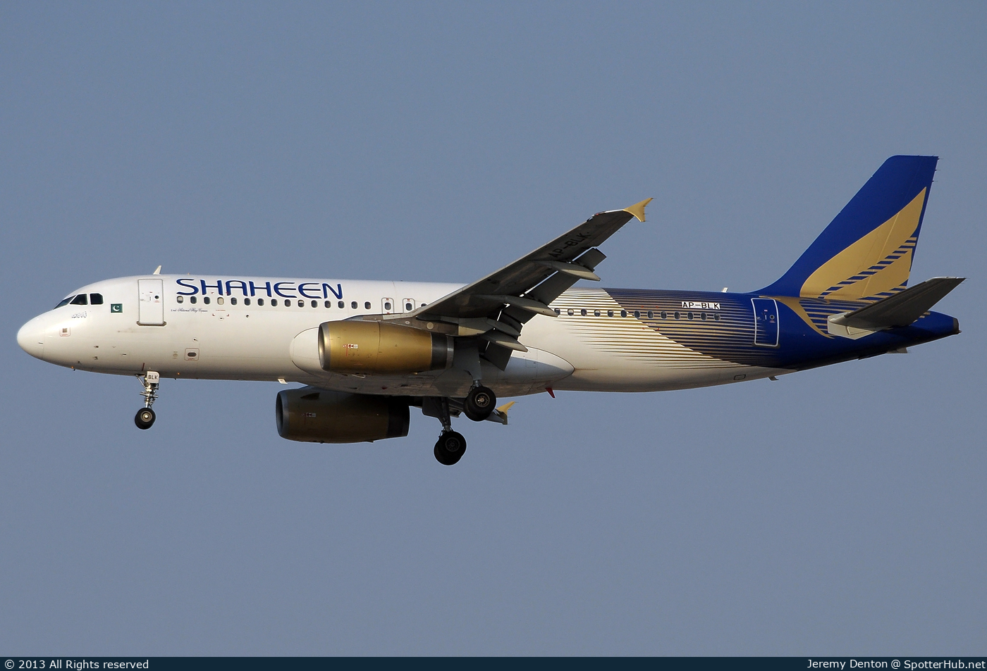 Photo of AP-BLK - Airbus A320-232 operated by Shaheen Air