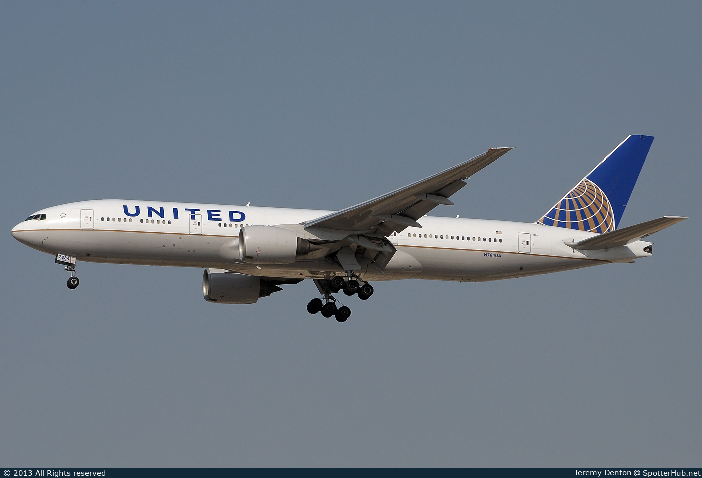 Photo of N784UA - Boeing 777-222(ER) operated by United Airlines