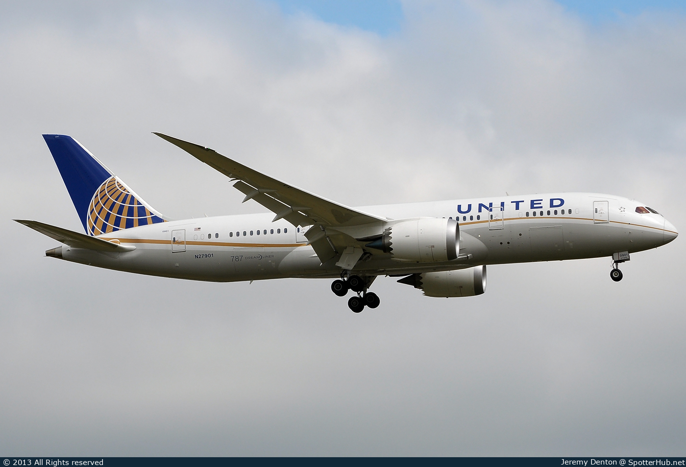 Photo of N27901 - Boeing 787-8 Dreamliner operated by United Airlines