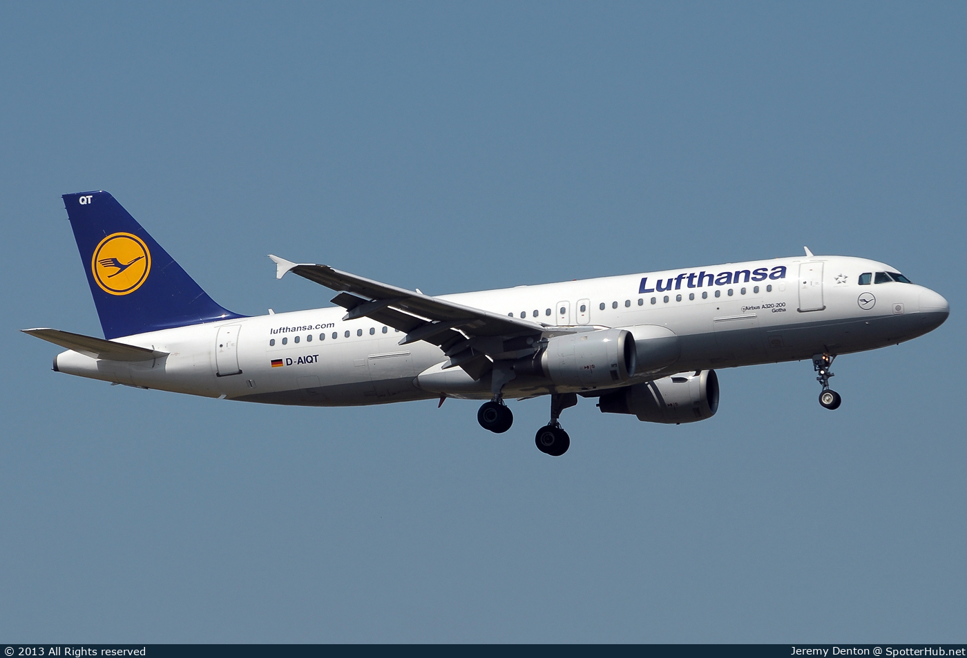 Photo of D-AIQT - Airbus A320-211 operated by Lufthansa