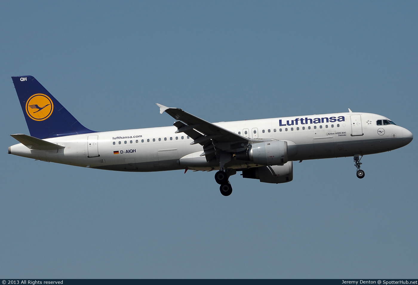 Photo of D-AIQH - Airbus A320-211 operated by Lufthansa