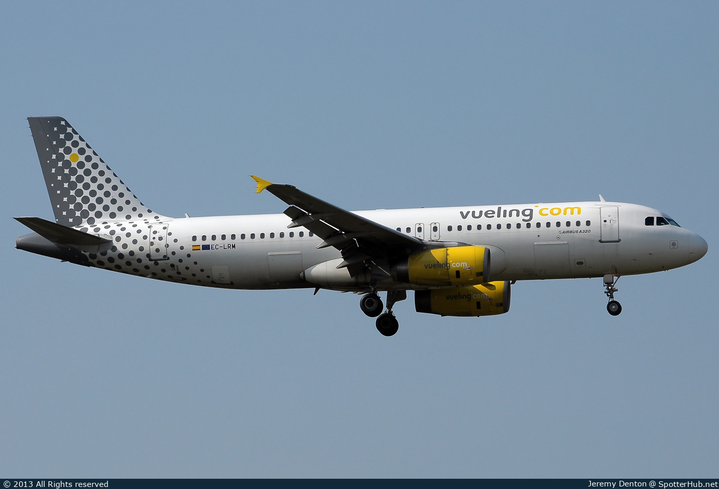 Photo of EC-LRM - Airbus A320-232 operated by Vueling