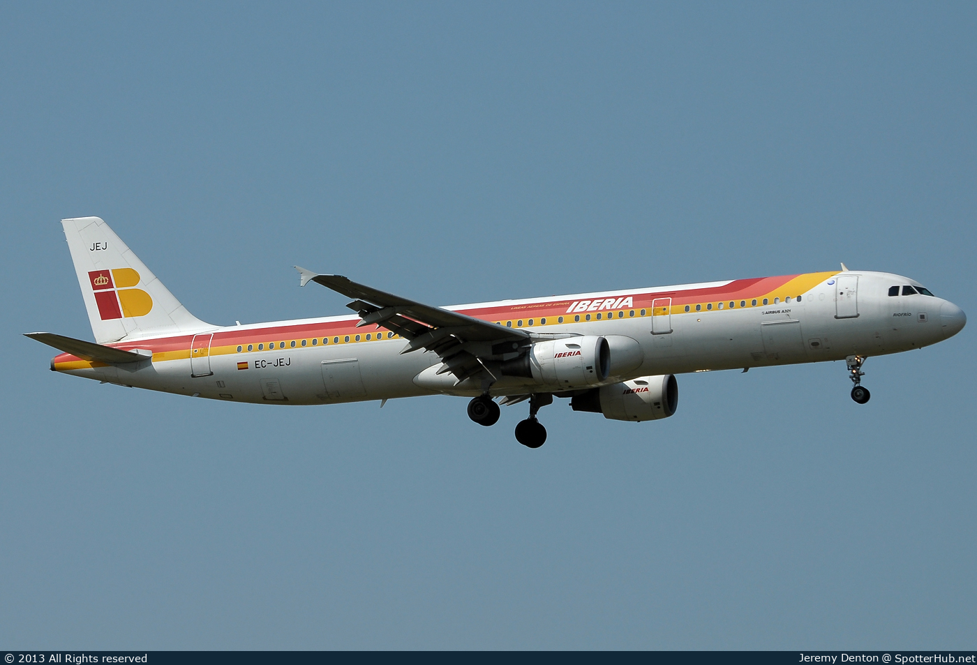 Photo of EC-JEJ - Airbus A321-213 operated by Iberia