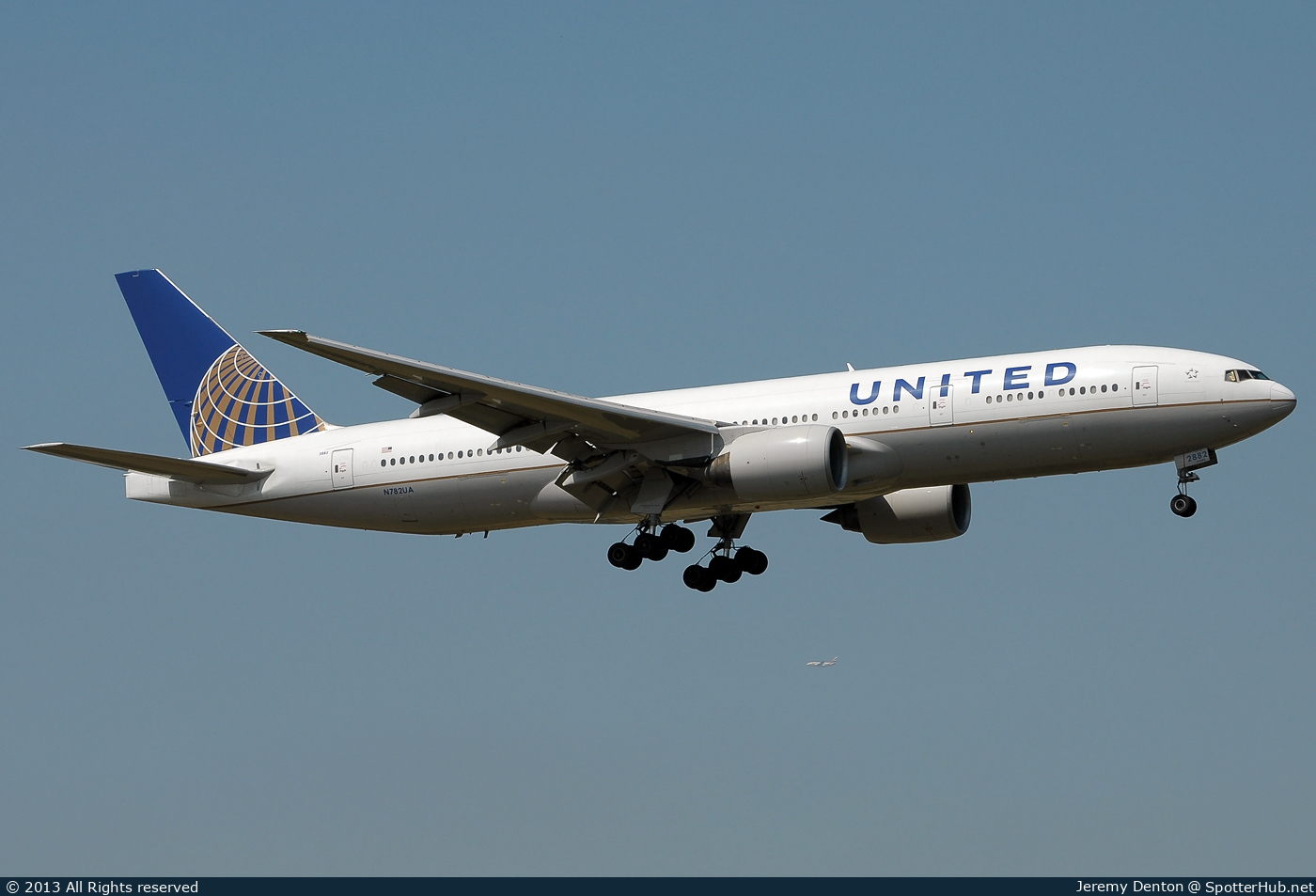 Photo of N782UA - Boeing 777-222(ER) operated by United Airlines