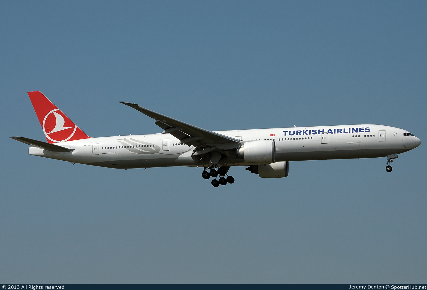 Photo of VT-JEN - Boeing 777-35R(ER) operated by Turkish Airlines