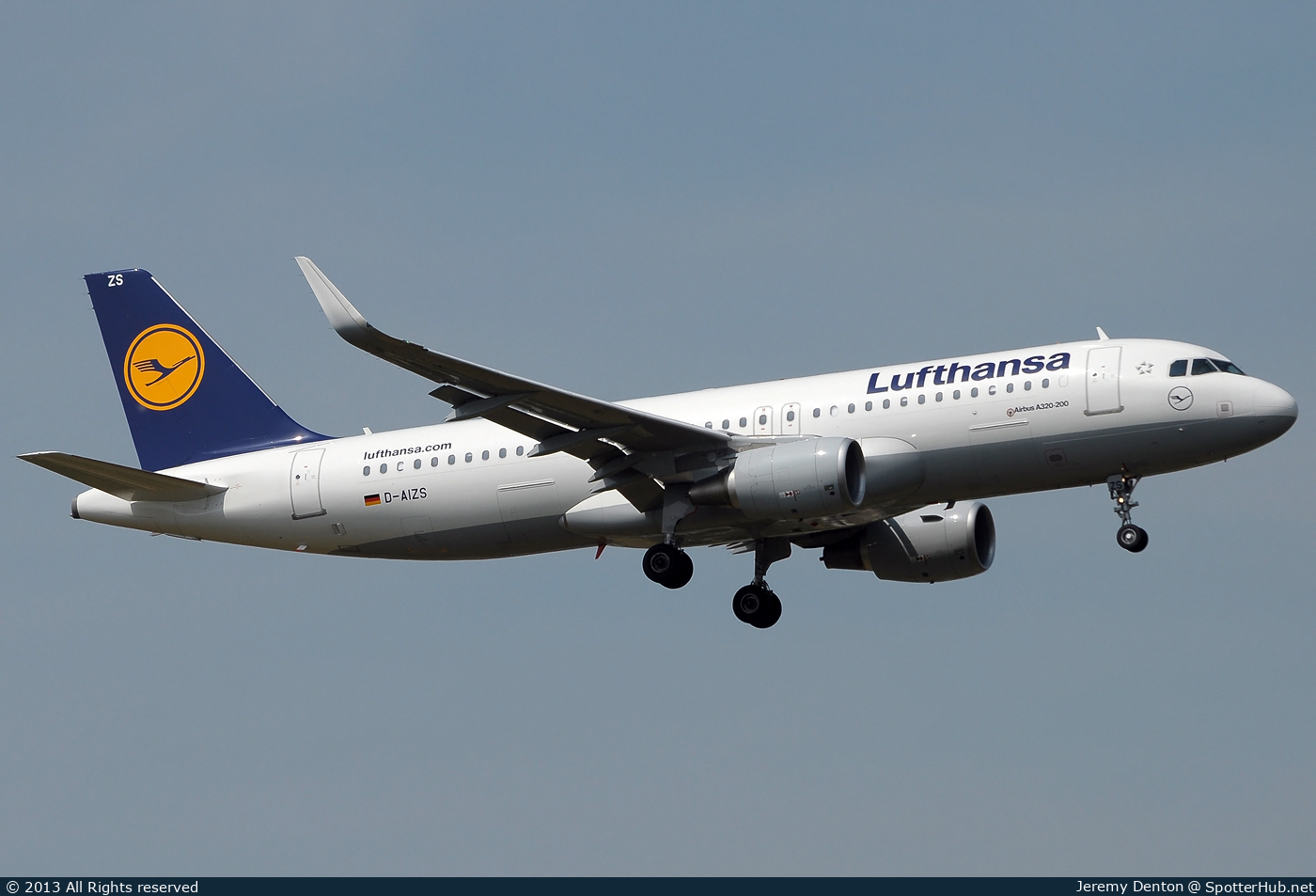 Photo of D-AIZS - Airbus A320-214 operated by Lufthansa