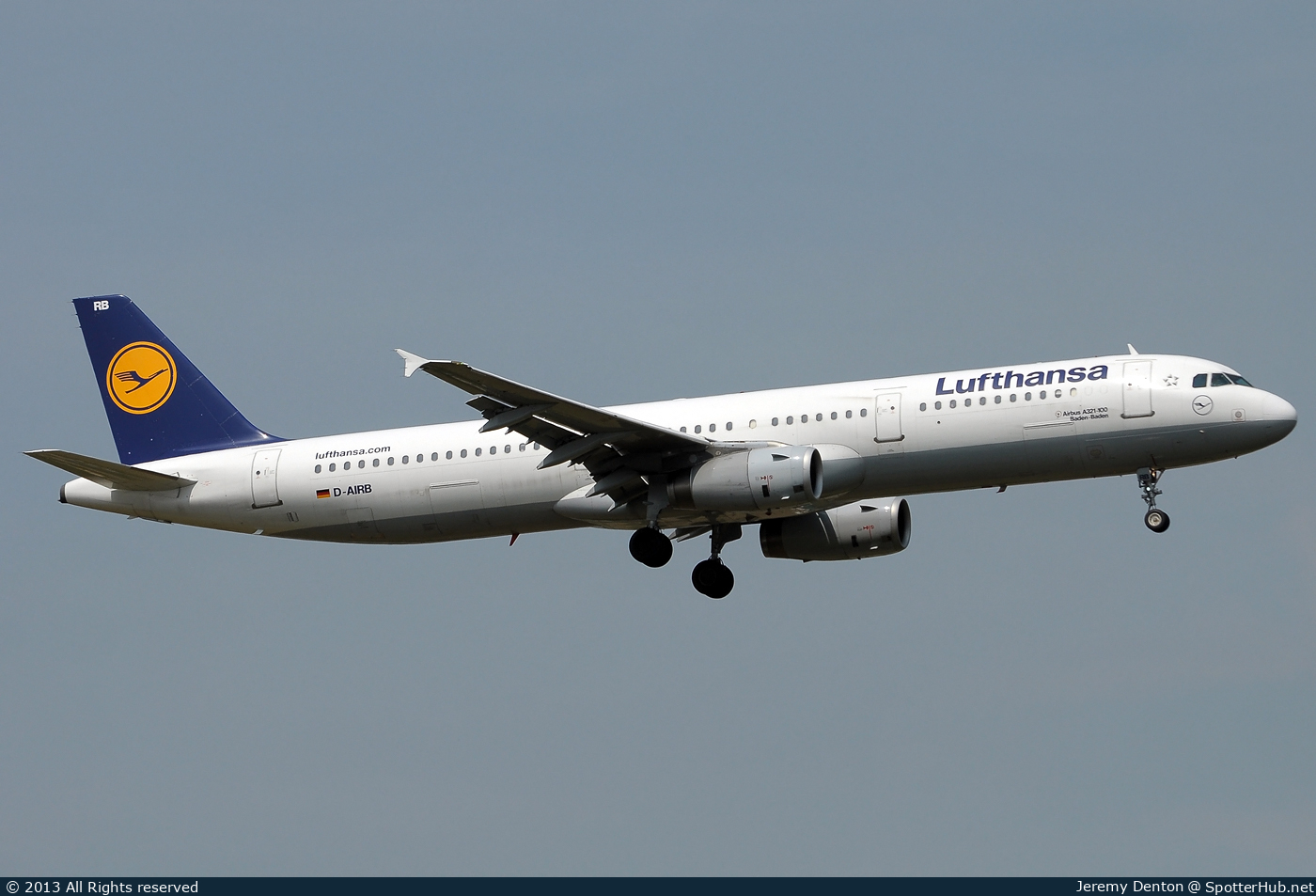 Photo of D-AIRB - Airbus A321-131 operated by Lufthansa