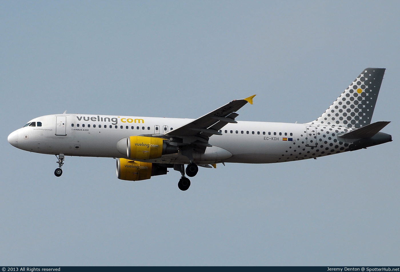 Photo of EC-KDH - Airbus A320-214 operated by Vueling