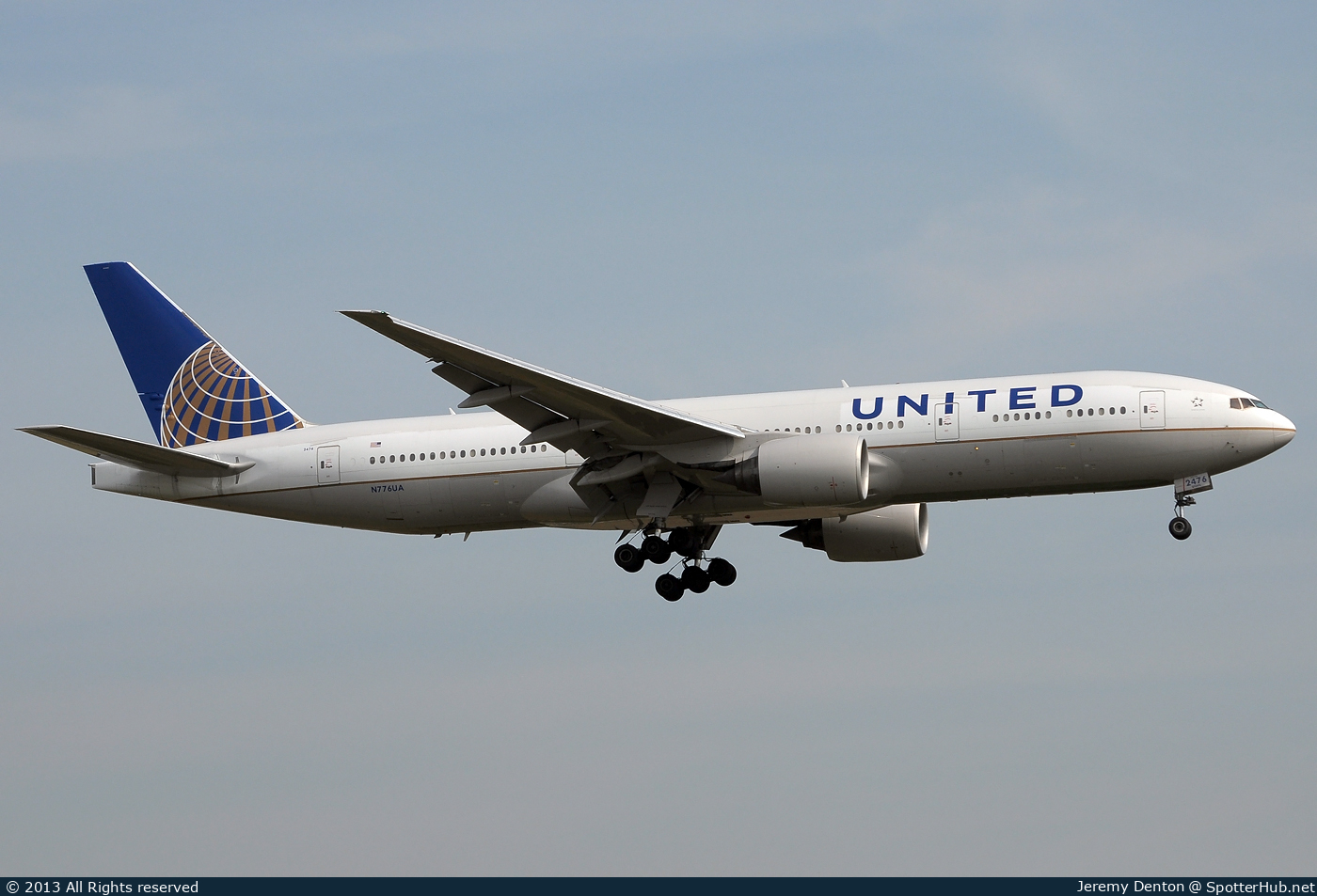 Photo of N776UA - Boeing 777-222 operated by United Airlines