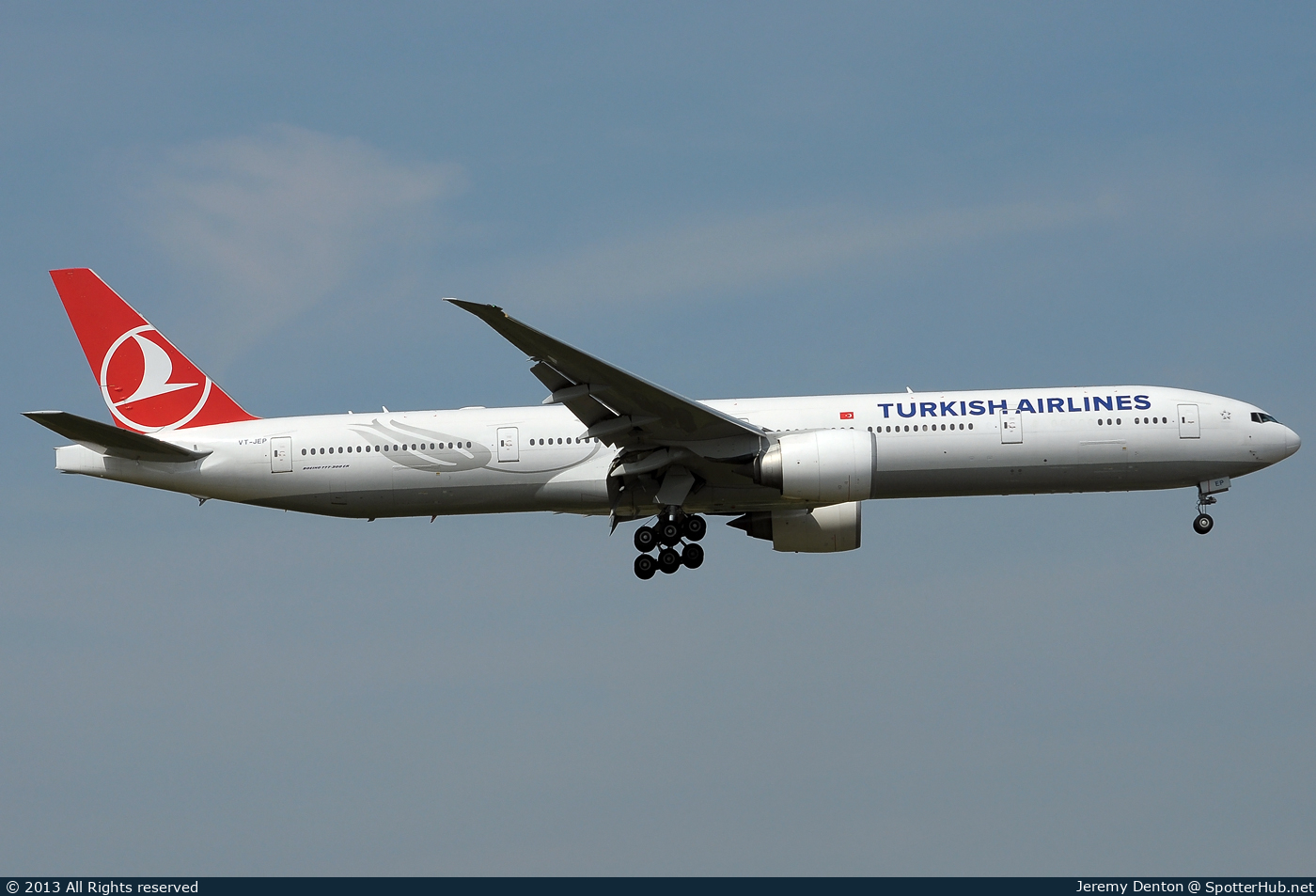 Photo of VT-JEP - Boeing 777-35R(ER) operated by Turkish Airlines