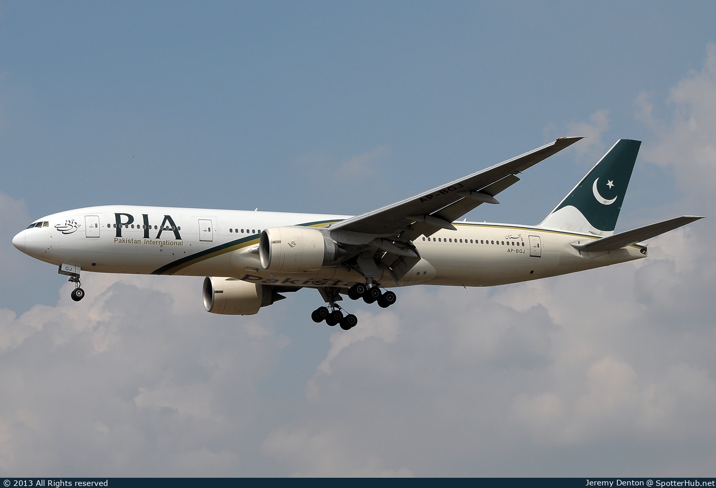 Photo of AP-BGJ - Boeing 777-240(ER) operated by PIA Pakistan International Airlines