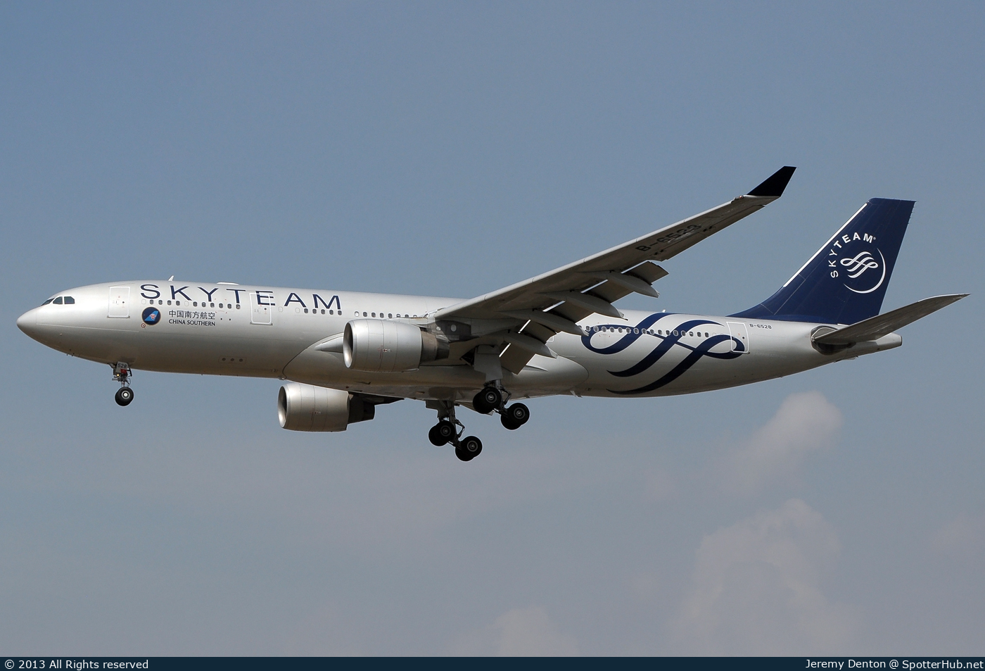 Photo of B-6528 - Airbus A330-223 operated by China Southern Airlines
