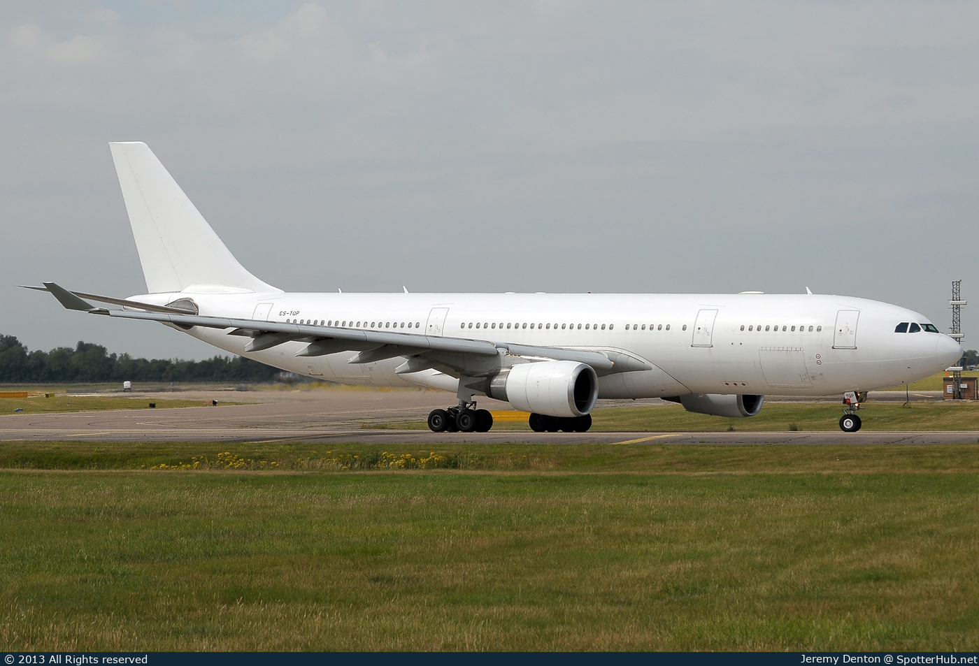 Photo of CS-TQP - Airbus A330-202 operated by Hi Fly