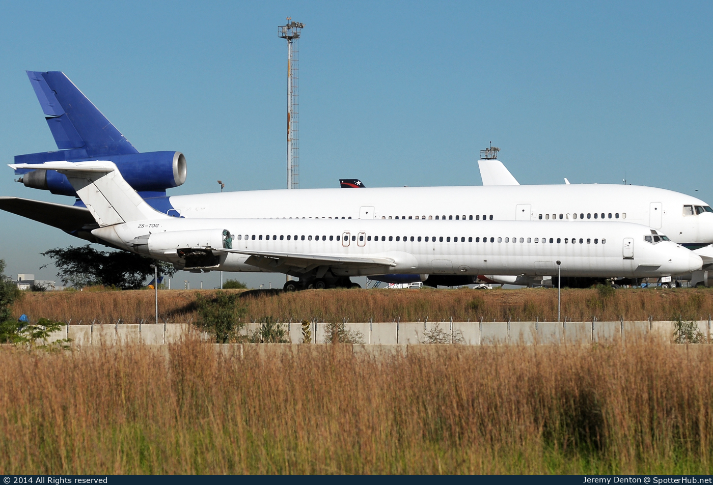 Photo of ZS-TOG - McDonnell Douglas MD-82 operated by Global Aviation