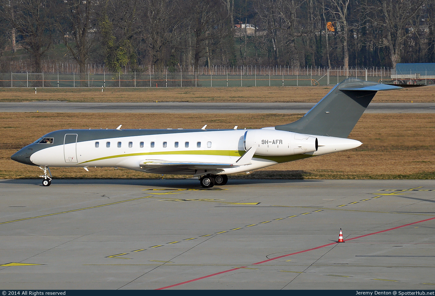 Photo of 9H-AFR - Bombardier Global 5000 operated by Comlux Aviation Malta