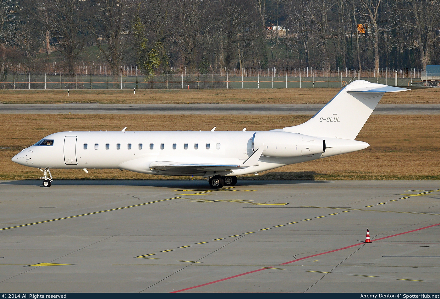 Photo of C-GLUL - Bombardier Global Express XRS operated by Skyservice Business Aviation
