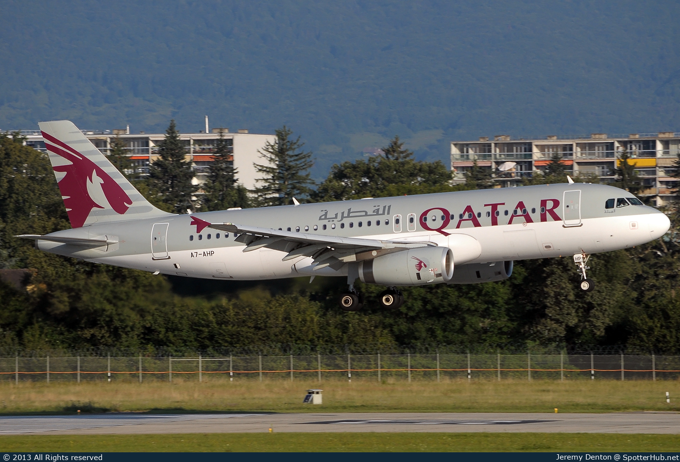 Photo of A7-AHP - Airbus A320-232 operated by Qatar Airways