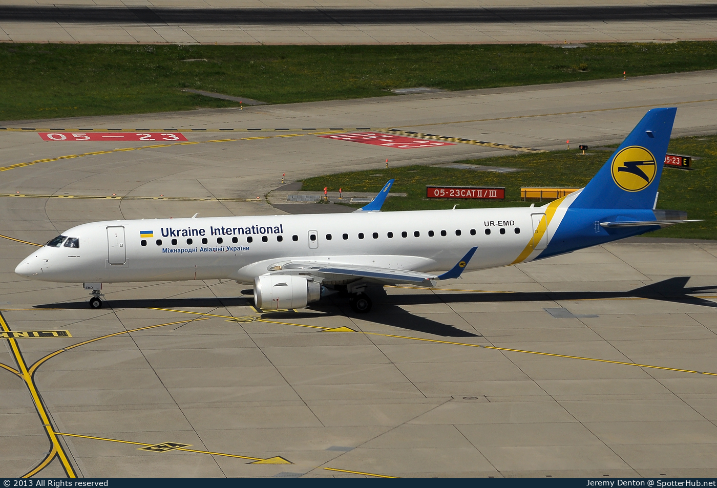 Photo of UR-EMD - Embraer ERJ-190LR operated by Ukraine International Airlines