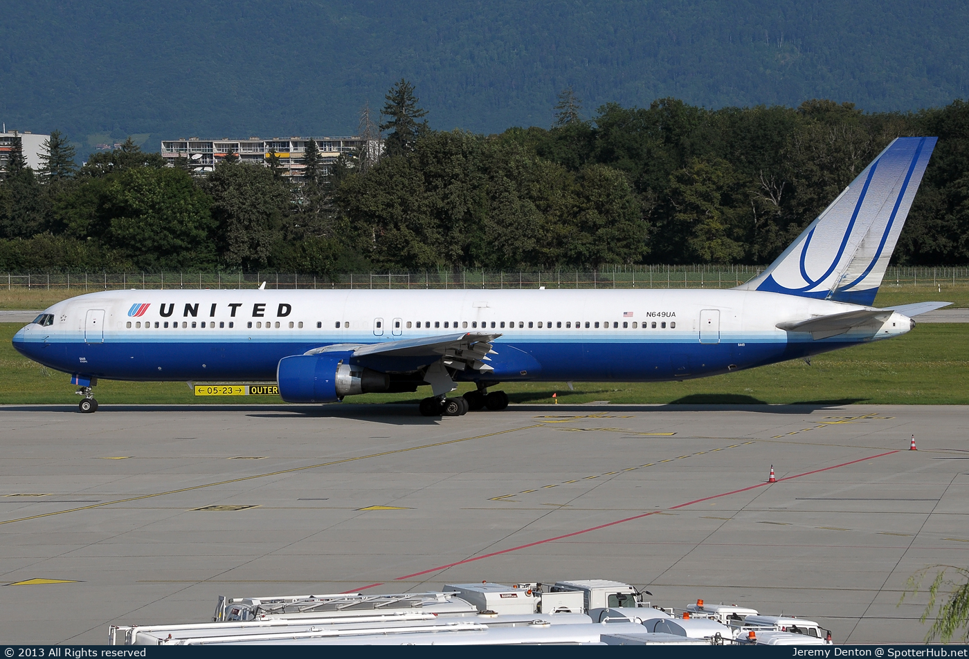 Photo of N649UA - Boeing 767-322(ER) operated by United Airlines