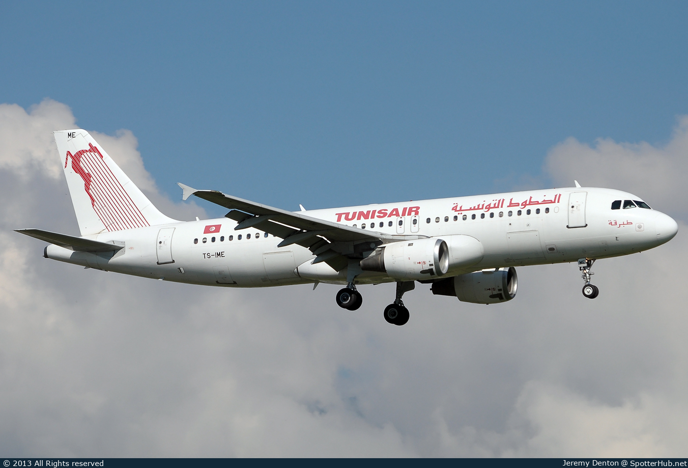 Photo of TS-IME - Airbus A320-211 operated by Tunisair