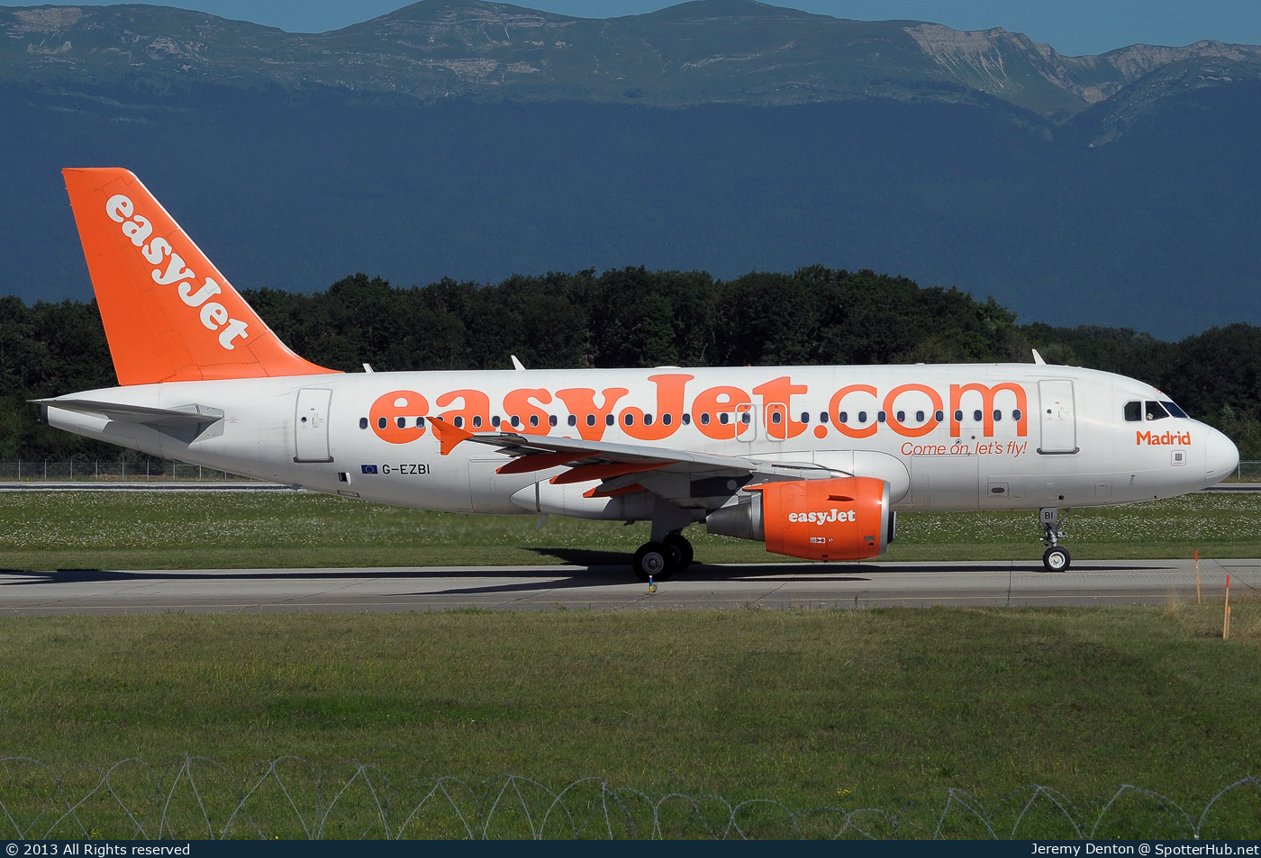 Photo of G-EZBI - Airbus A319-111 operated by easyJet