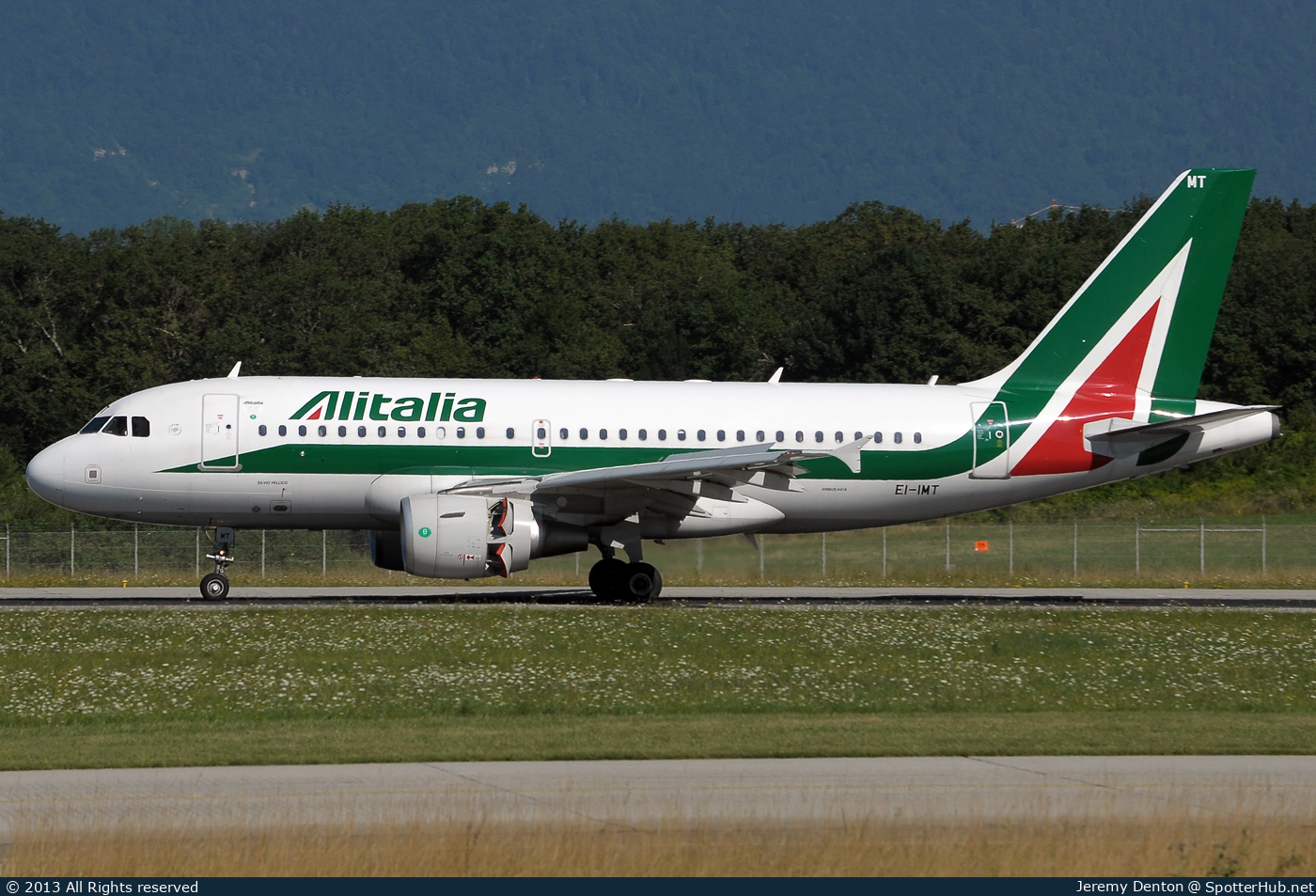 Photo of EI-IMT - Airbus A319-111 operated by Alitalia