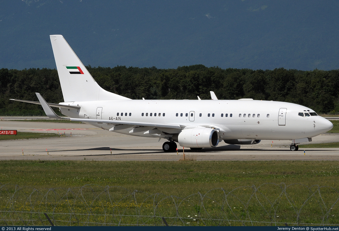 Photo of A6-AIN - Boeing 737-7Z5(BBJ) operated by Royal Jet