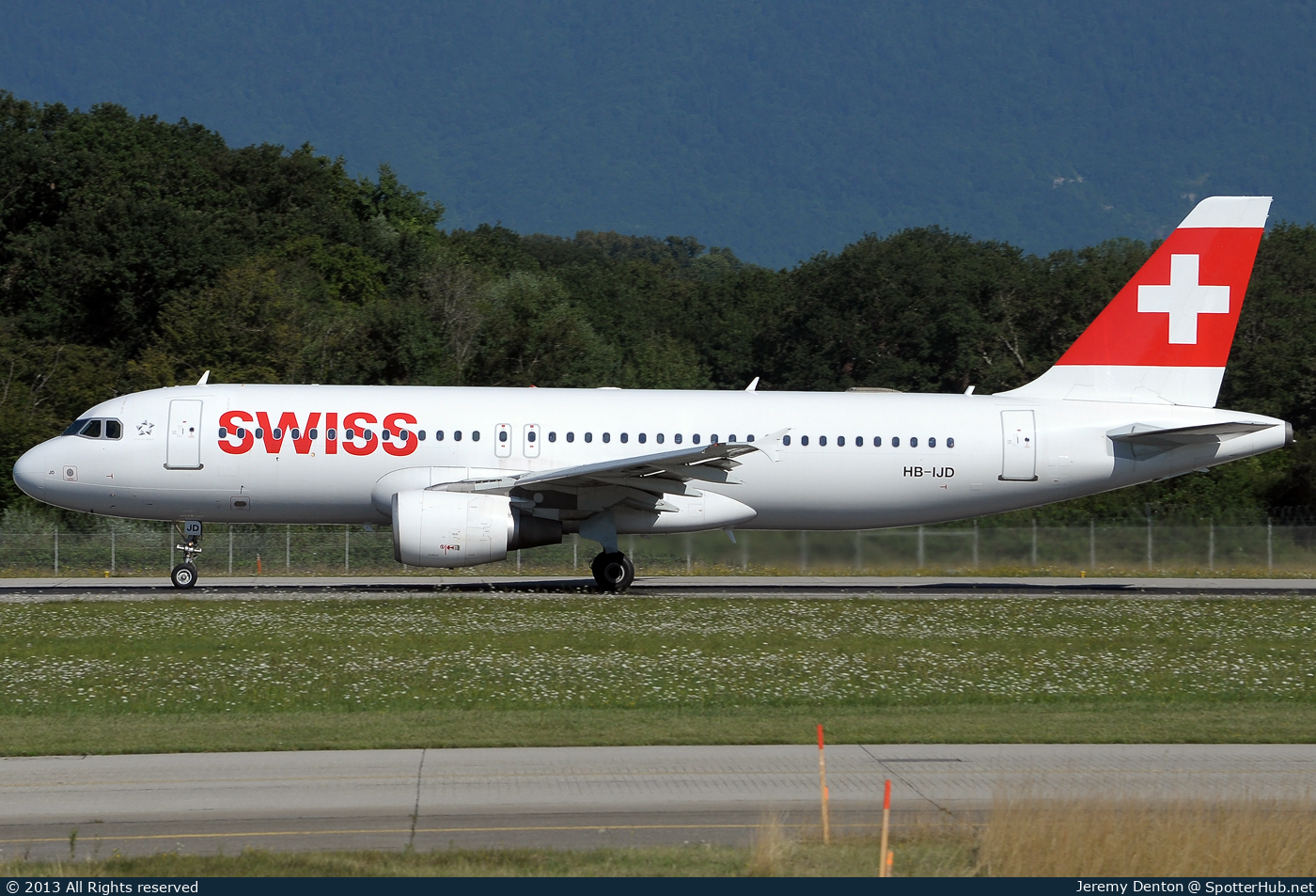 Photo of HB-IJD - Airbus A320-214 operated by Swiss International Air Lines