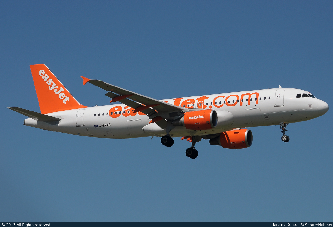 Photo of G-EZWD - Airbus A320-214 operated by easyJet