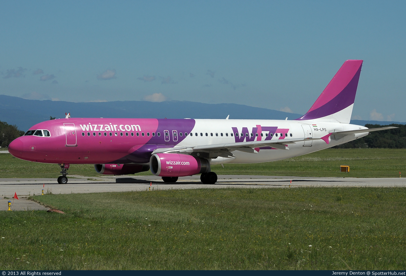 Photo of HA-LPS - Airbus A320-232 operated by Wizz Air