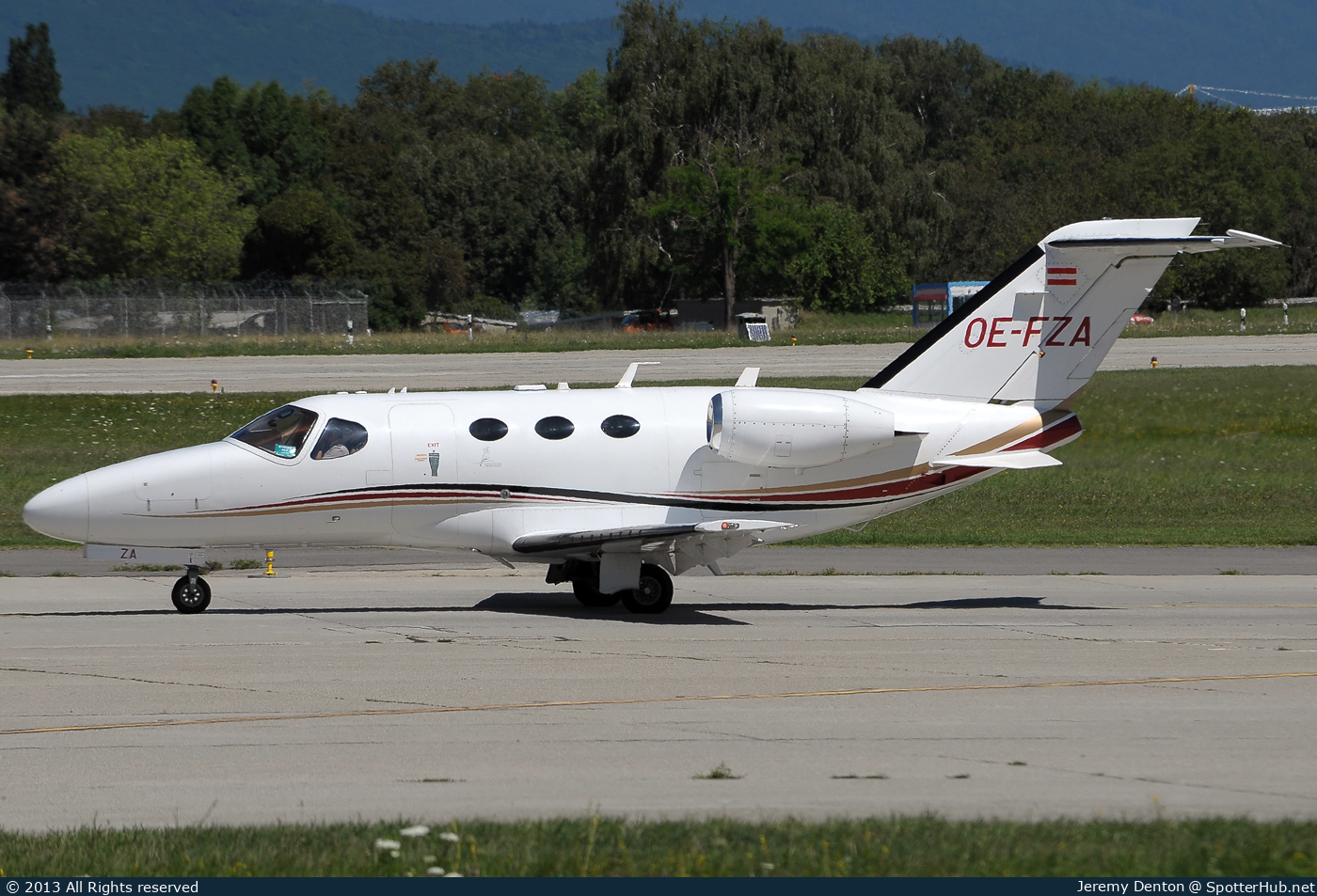 Photo of OE-FZA - Cessna 510 Citation Mustang operated by GlobeAir