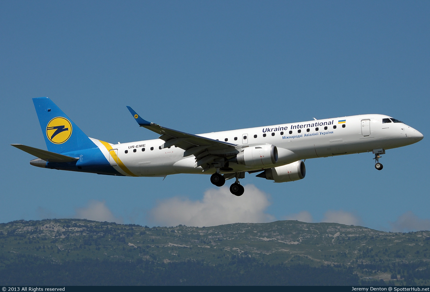 Photo of UR-EME - Embraer ERJ-190LR operated by Ukraine International Airlines